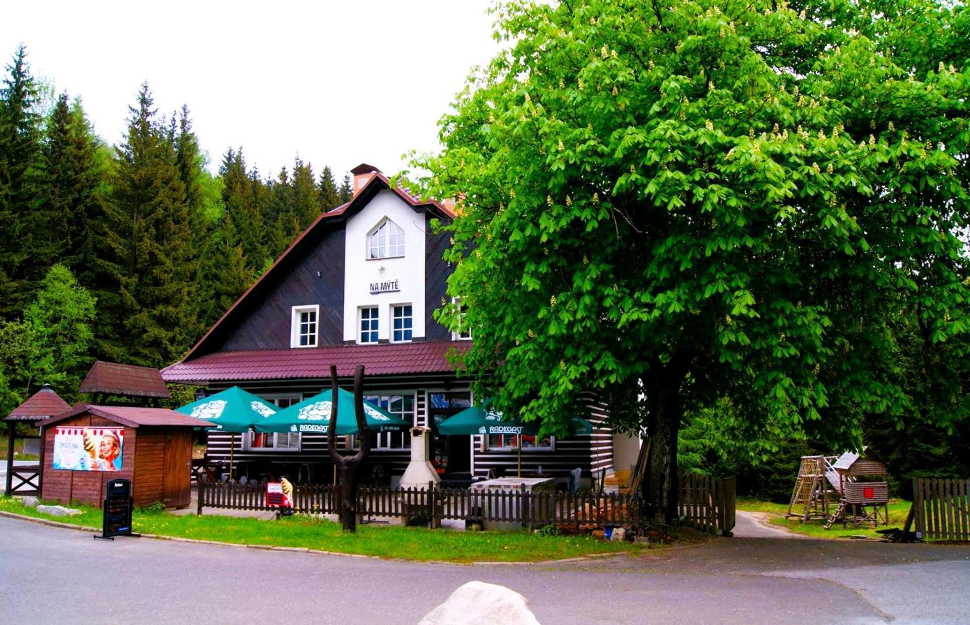 Hotel Hotylek Na Myte Harrachov Zewnętrze zdjęcie