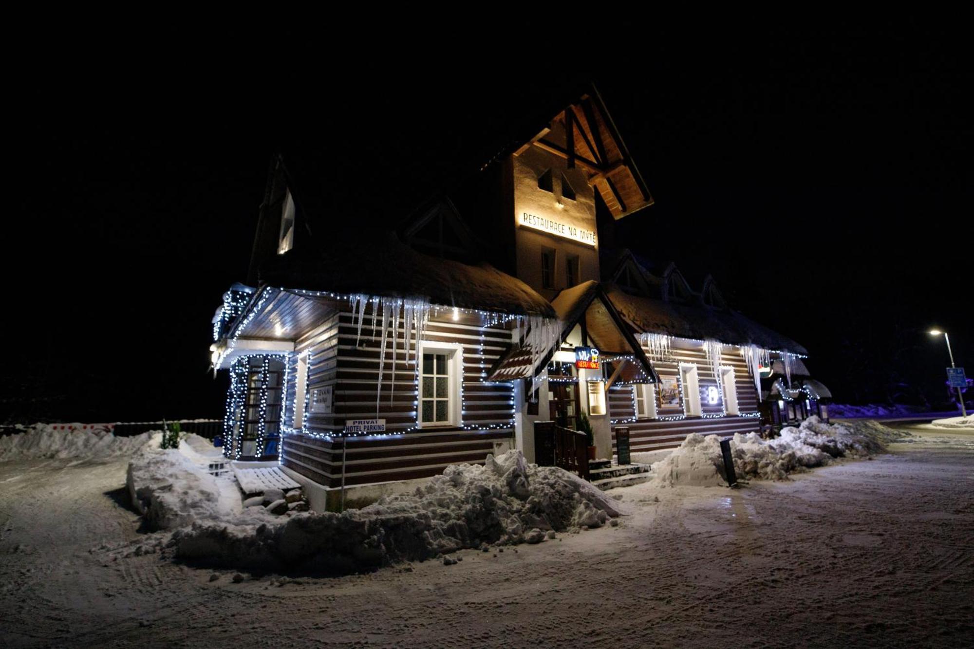 Hotel Hotylek Na Myte Harrachov Zewnętrze zdjęcie